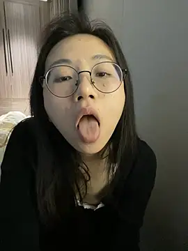 美女haiyan125216在线直播