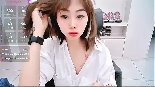 美女Aster_Hoa在线直播