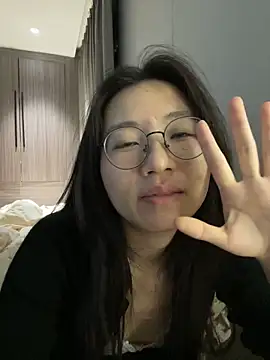 美女haiyan125216在线直播