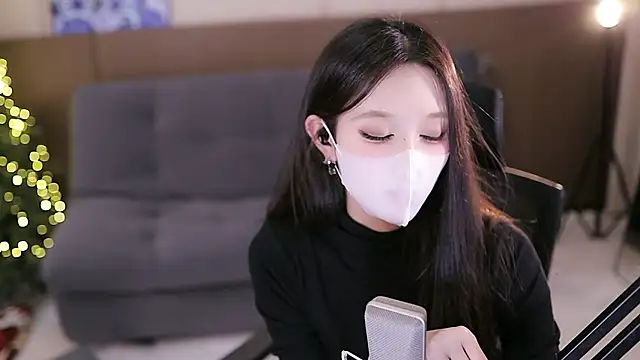 美女yaya_86在线直播