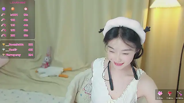美女___BiuBiu在线直播