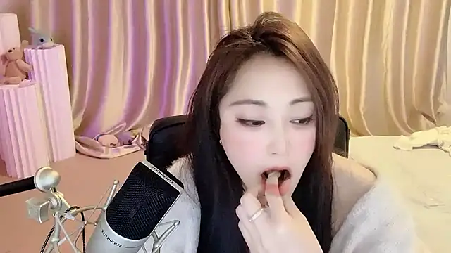 美女Daisy-77在线直播