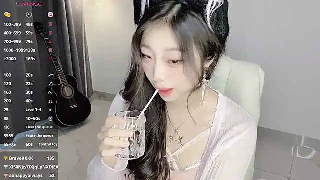 美女yukiyyuu44在线直播