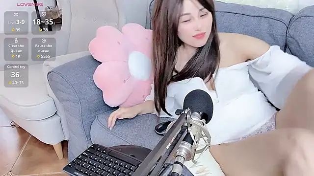 美女NovaNana在线直播