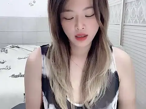 美女Holiland在线直播