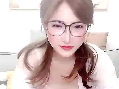 美女Rileyar1314在线直播