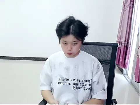 美女Kuoxxsr在线直播