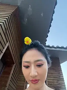 美女linger-23在线直播