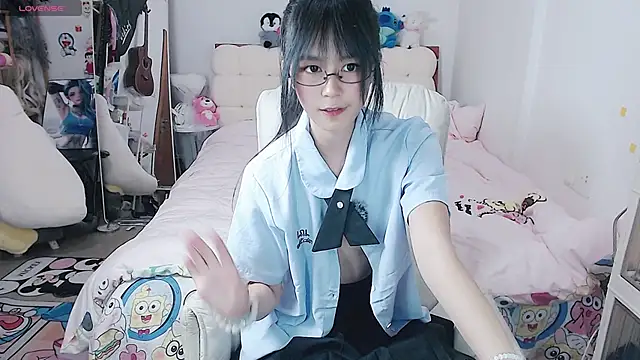 美女kitten_229在线直播