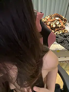 美女kkkiii889在线直播