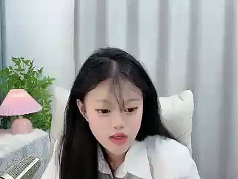 美女Xoeegirl-218在线直播