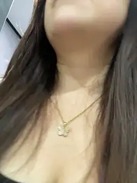 美女momo_520在线直播