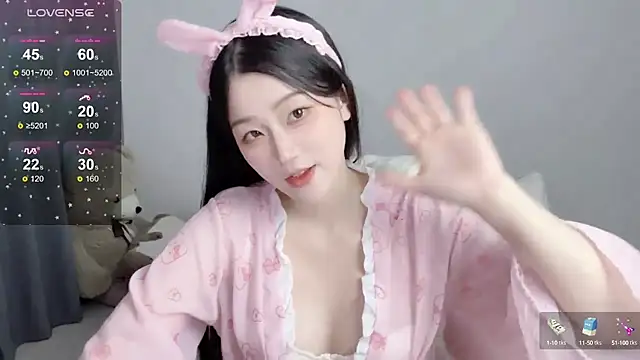 美女YaoooX在线直播