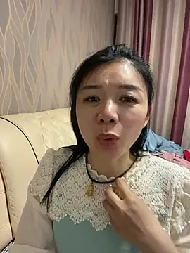 美女xiaowang0523在线直播