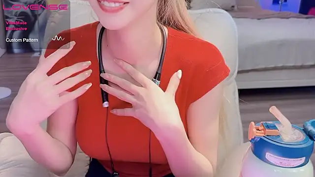 美女JoooJo_在线直播