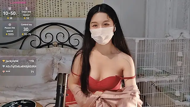 美女BingLin-在线直播