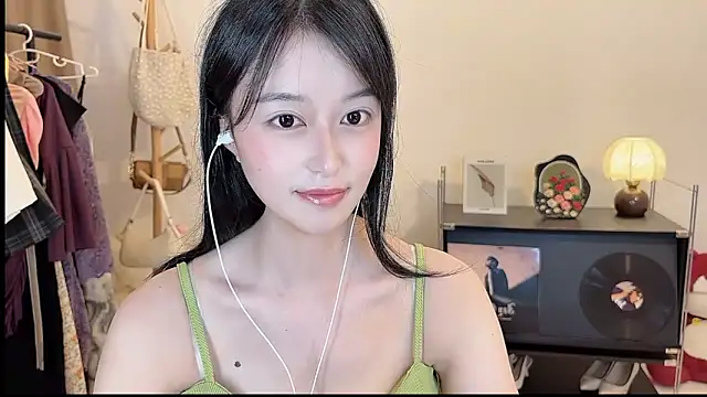 美女Onechestnut在线直播