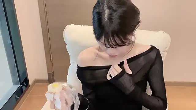 美女lele-11在线直播