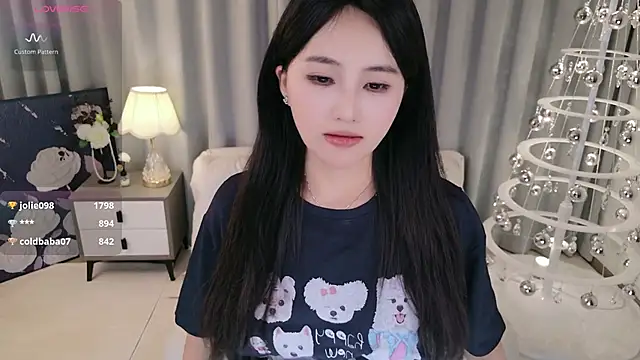 美女bbbbbbemylove在线直播