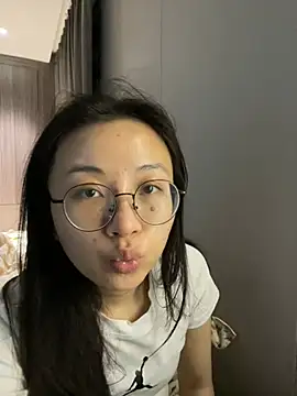美女haiyan125216在线直播