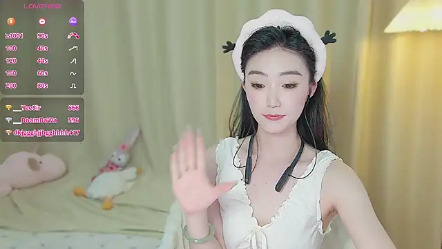 美女___BiuBiu在线直播