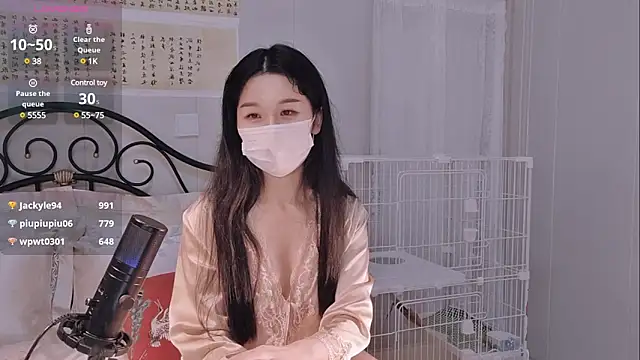 美女BingLin-在线直播