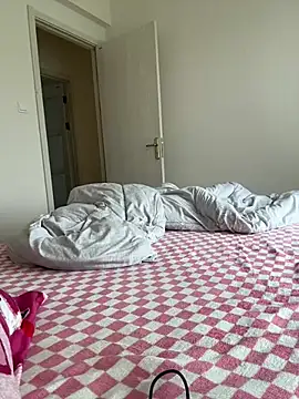 美女yangli8888在线直播