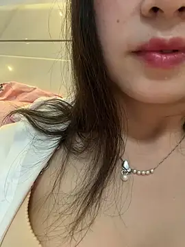 美女SSSniang-在线直播
