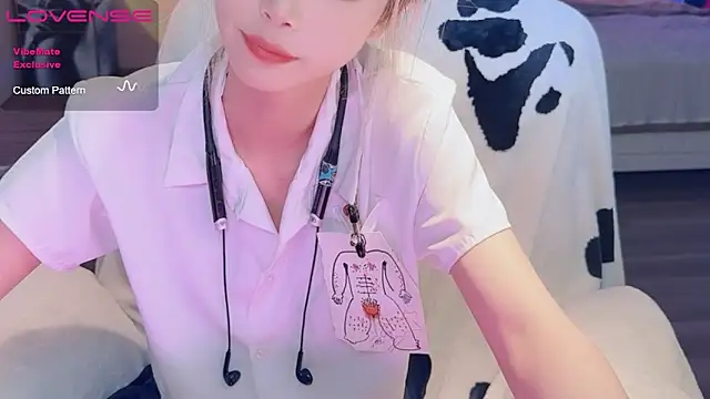 美女JoooJo_在线直播