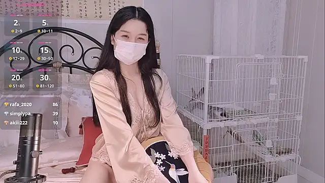 美女BingLin-在线直播