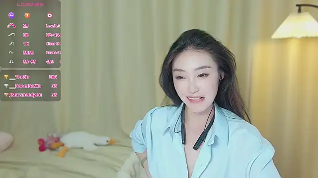 美女___BiuBiu在线直播