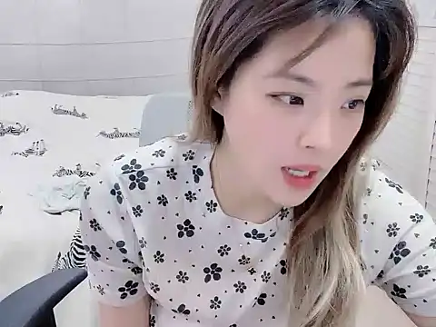 美女Holiland在线直播