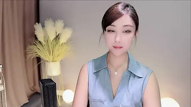美女Ling00kk在线直播