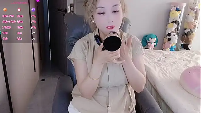 美女LuckyFish在线直播