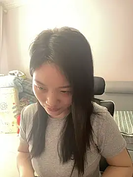 美女pangtouyubb在线直播