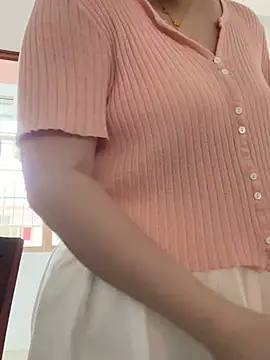 美女qinger2025在线直播