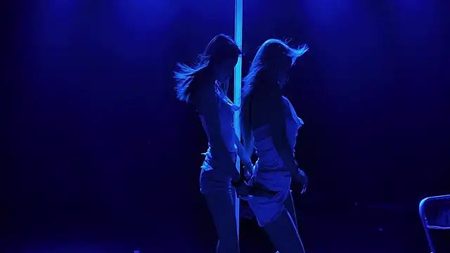 美女cqyyds001在线直播
