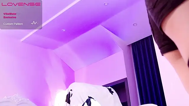 美女JoooJo_在线直播