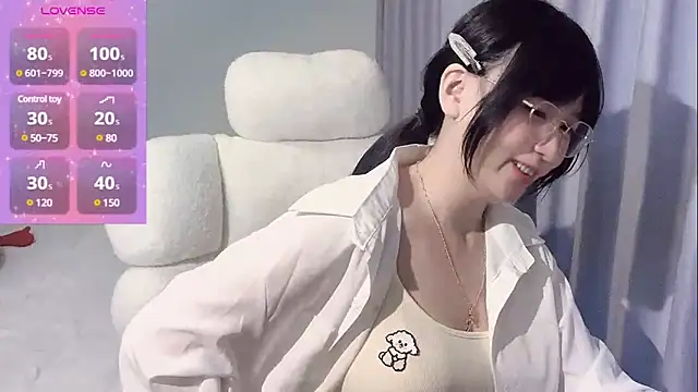 美女yorissss在线直播
