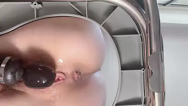 美女Krismil3在线直播