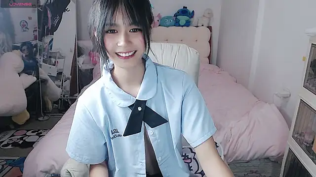 美女kitten_229在线直播