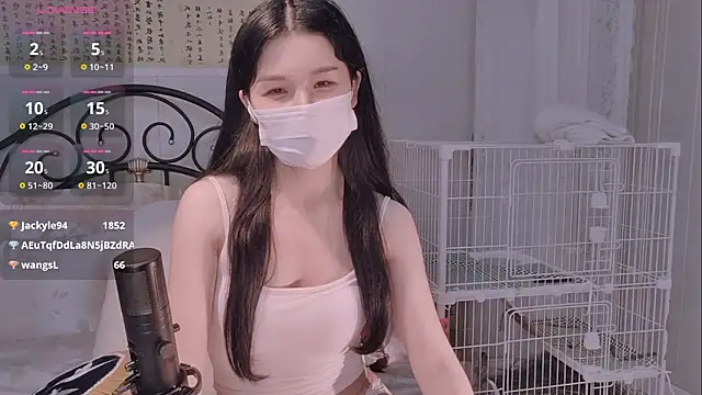 美女BingLin-在线直播