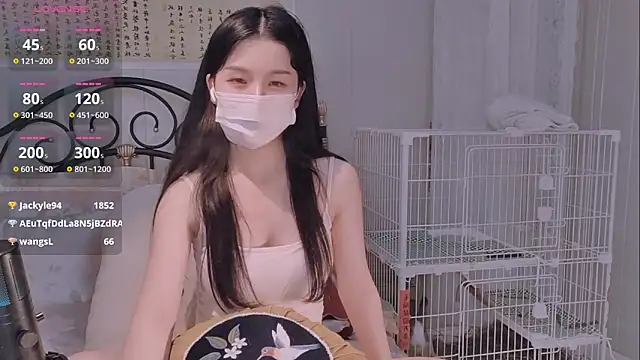 美女BingLin-在线直播
