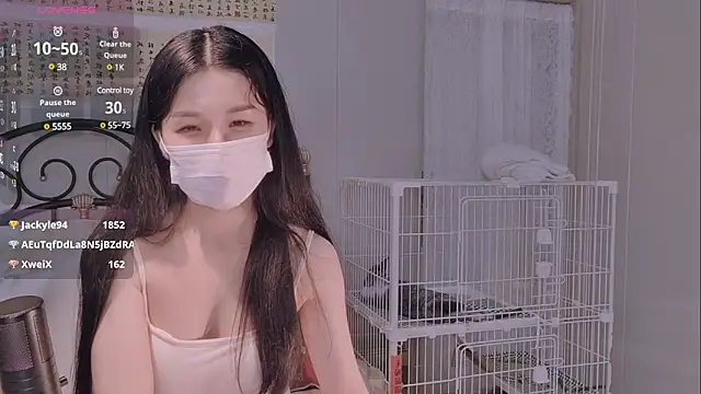 美女BingLin-在线直播