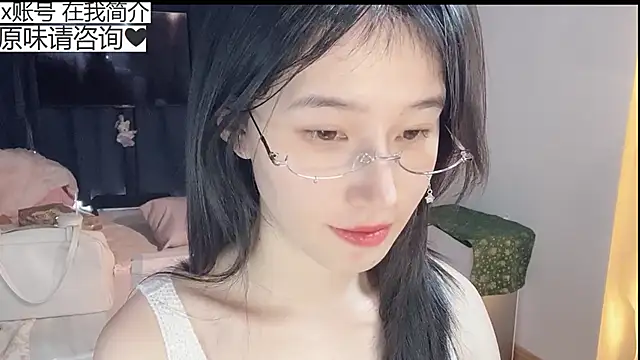 美女xiangxiang813在线直播