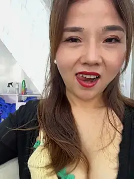 美女Efangfang在线直播