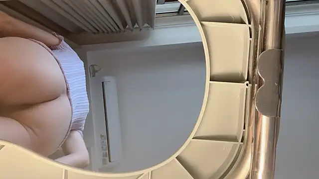美女Krismil3在线直播