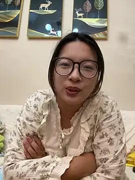 美女qingrong010在线直播