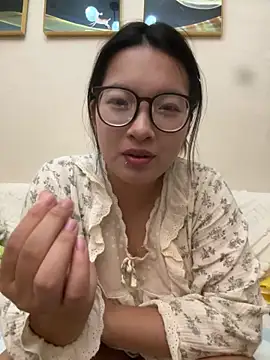 美女qingrong010在线直播