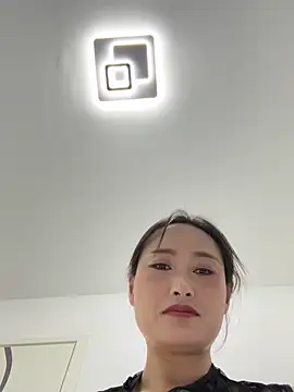 美女Lfeiji在线直播